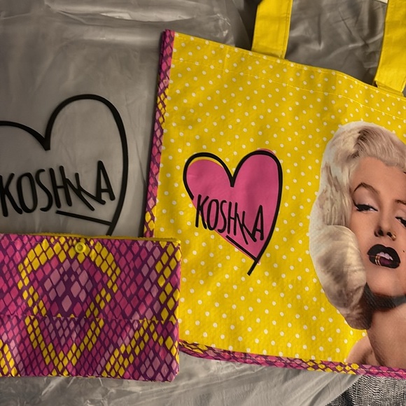 NEW-collectors Marilyn Monroe Designer  
Shopping tote w/t Snap on wallet inside - Picture 3 of 15